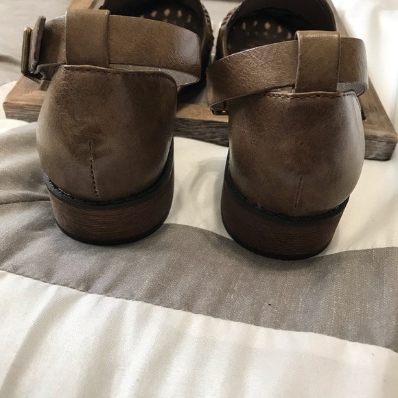 Weaving Woven Taupe Pointed Toe Sandals Flats NEW - Picture 6 of 7